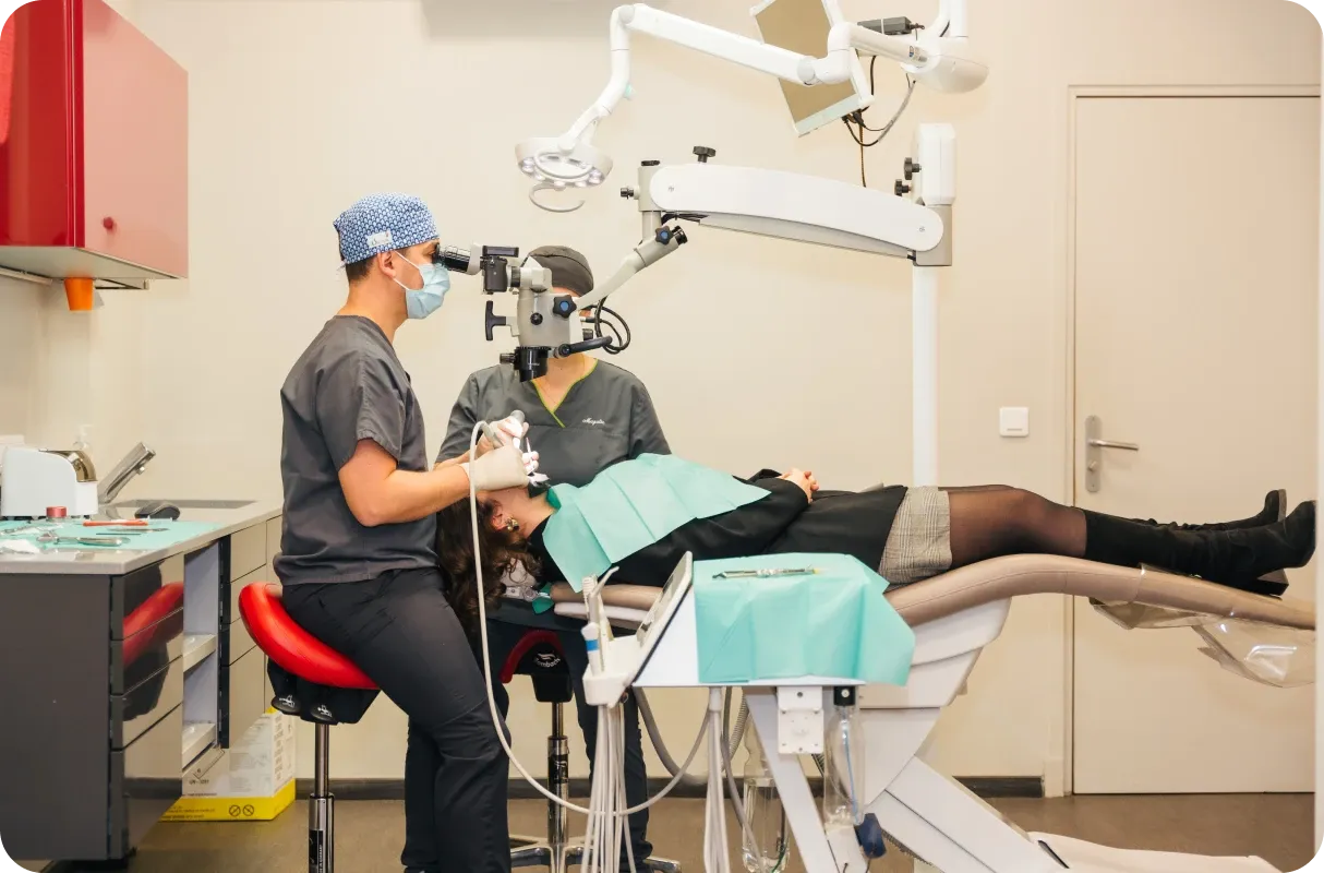 Cabinet dentaire des Docteurs DSW à Seclin : Microscope endodontique