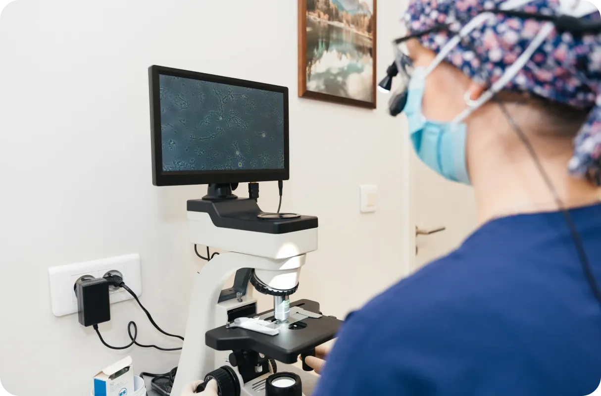 Microscope parodontique au Cabinet dentaire des Docteurs DSW à Seclin